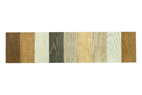 Échantillons de parquet et revêtements de sol en bois disposés en bande horizontale